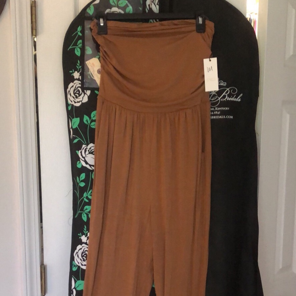 Active USA sleeveless jumpsuit! It’s is my fav😻